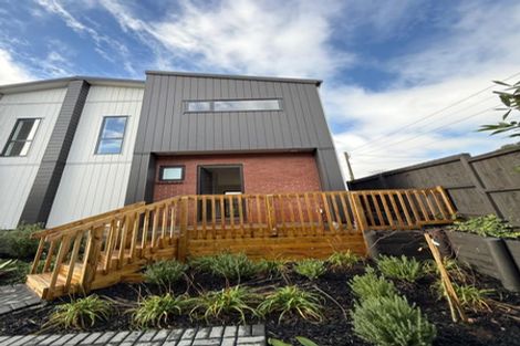 Photo of property in 16 Don Oliver Lane, Glen Eden, 0602