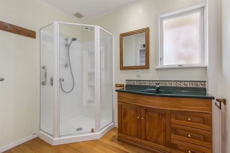 Photo of property in 6 Raines Avenue, Forrest Hill, Auckland, 0620