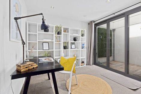 Photo of property in Patent 326 Apartments, 407s/326 Evans Bay Parade, Hataitai, Wellington, 6021