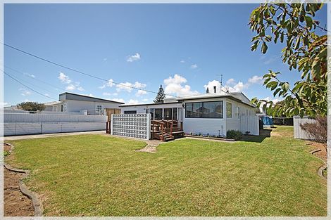 Photo of property in 3 Huia Street, Foxton Beach, Foxton, 4815