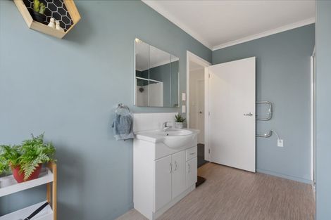 Photo of property in 23 Bowen Street, Woodville, 4920