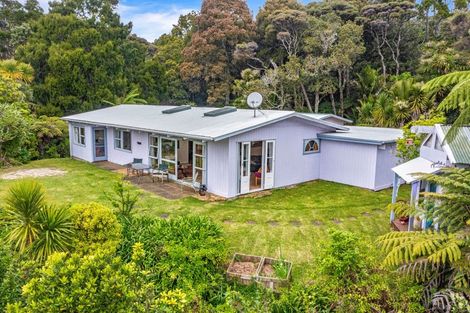 Photo of property in 90 Lone Kauri Road, Karekare, Auckland, 0772