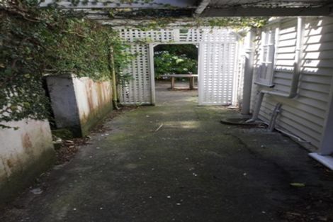 Photo of property in 1 Glasgow Street, Kelburn, Wellington, 6012