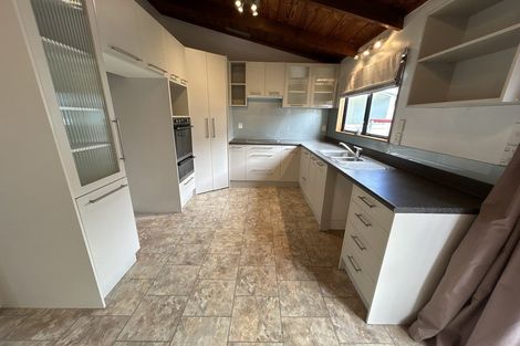 Photo of property in 14a Chablis Place, Henderson, Auckland, 0612