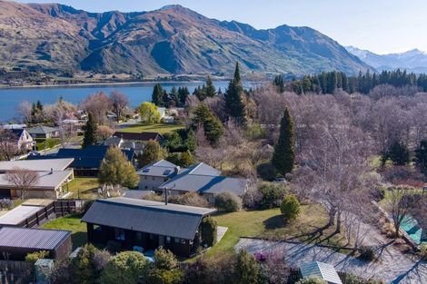 Photo of property in 64 Beacon Point Road, Wanaka, 9305