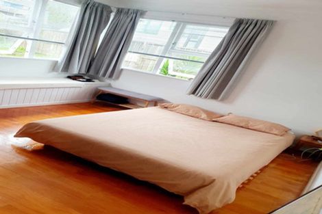 Photo of property in 8 Aplin Place, Birkdale, Auckland, 0626