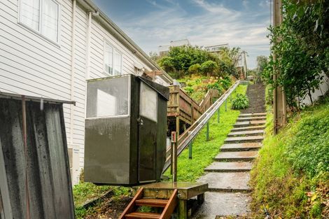 Photo of property in 55 Jackson Street, Island Bay, Wellington, 6023