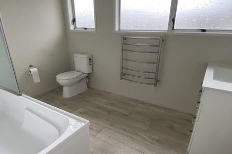 Photo of property in 21 Adel Place, Weymouth, Auckland, 2103