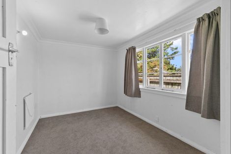 Photo of property in 88 Queenwood Road, Levin, 5510
