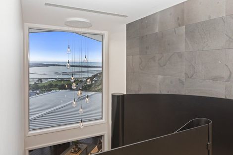 Photo of property in 15 Omeo Crescent, Redcliffs, Christchurch, 8081