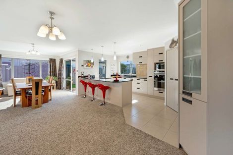 Photo of property in 76 Orotu Drive, Poraiti, Napier, 4112