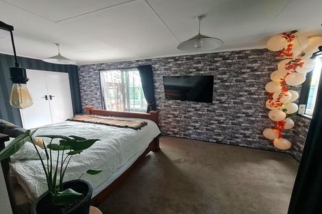 Photo of property in 2 Epping Place, Richmond Heights, Taupo, 3330