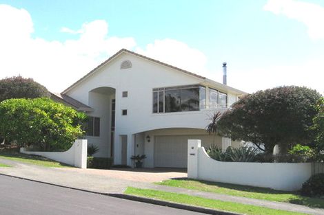 Photo of property in 7 Tornado Place, West Harbour, Auckland, 0618