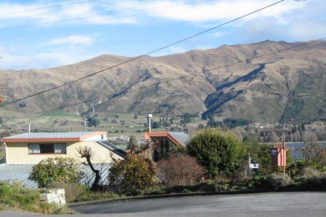 Photo of property in 28 Lismore Street, Wanaka, 9305