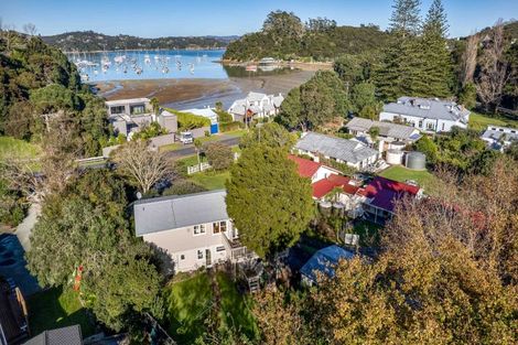 Photo of property in 24 Hope Avenue, Russell, 0202