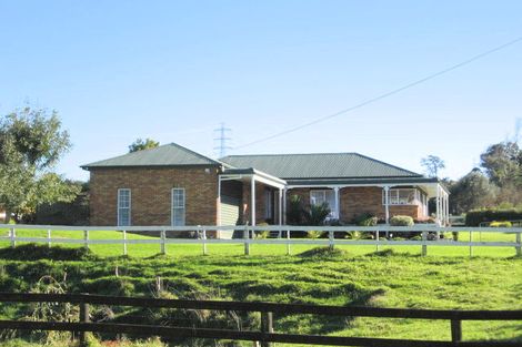 Photo of property in 12 Ranfurly Road, Alfriston, Auckland, 2105