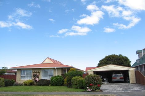 Photo of property in 3 Portnall Place, Parklands, Christchurch, 8083