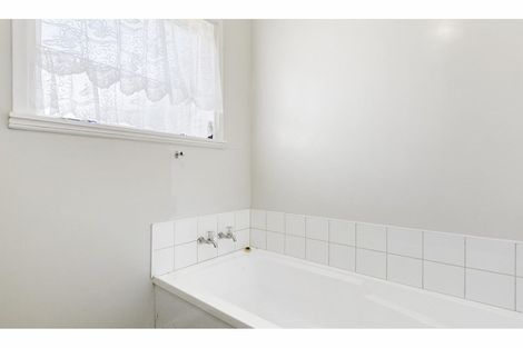 Photo of property in 51 Moncrieff Avenue, Clendon Park, Auckland, 2103