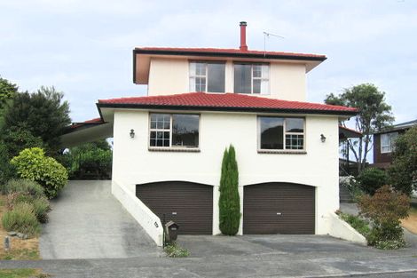 Photo of property in 20 Brightwater Crescent, Totara Park, Upper Hutt, 5018