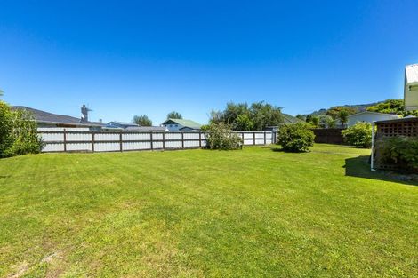 Photo of property in 28 Moeraki Road, Maoribank, Upper Hutt, 5018