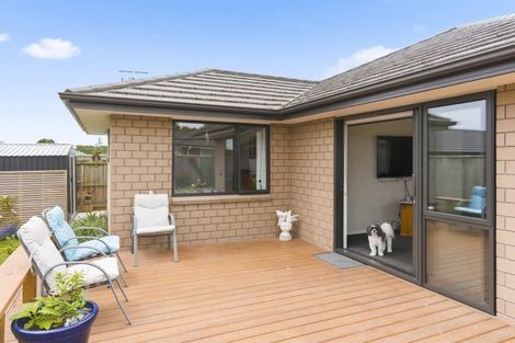 Photo of property in 4 Hawera Avenue, Levin, 5510