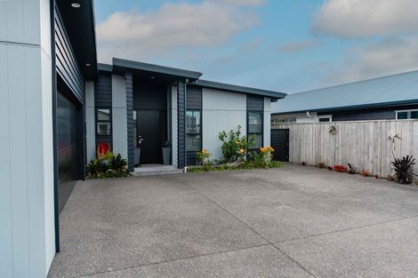 Photo of property in 130 Coast Boulevard, Papamoa Beach, Papamoa, 3118