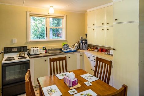 Photo of property in 66 Tilley Road, Paekakariki, 5034