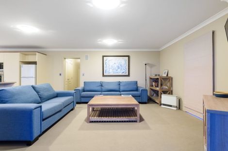 Photo of property in 85 Marine Parade, Mount Maunganui, 3116