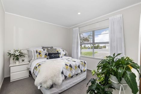 Photo of property in 2/40 Coronation Road, Hillcrest, Auckland, 0627