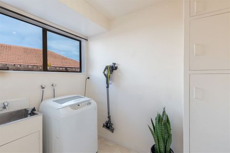 Photo of property in 35 Karnak Crescent, Russley, Christchurch, 8042