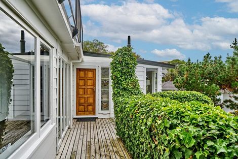 Photo of property in 30 Mana View Road, Paremata, Porirua, 5026