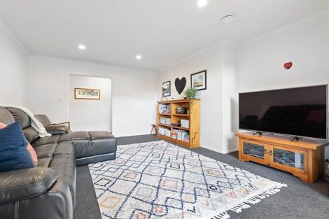 Photo of property in 4 Durmast Court, Cambridge, 3434