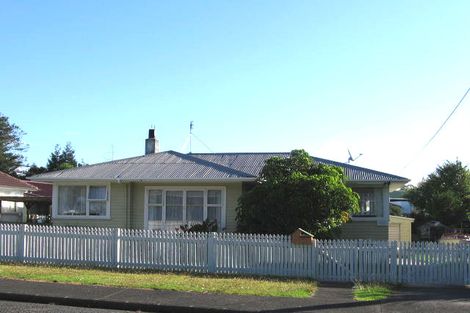 Photo of property in 254 Hepburn Road, Glendene, Auckland, 0602