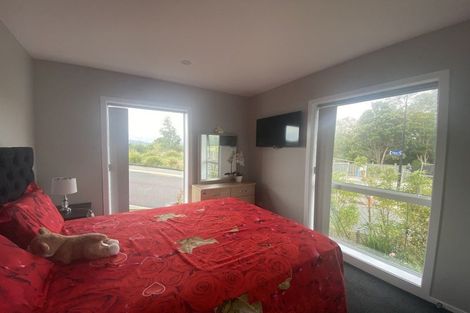 Photo of property in 1 Kopua Place, Whitby, Porirua, 5024