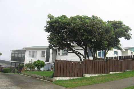 Photo of property in 186 Conclusion Street, Ascot Park, Porirua, 5024