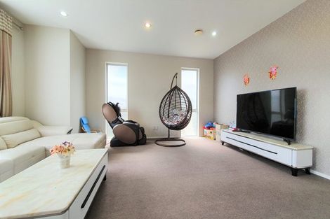 Photo of property in 27 Mulroy Place, Pinehill, Auckland, 0632