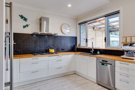 Photo of property in 24 Tararua Street, Pahiatua, 4910