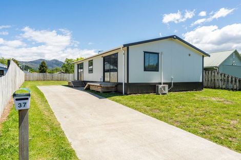 Photo of property in 37 Te Iwiheke Place, Turangi, 3334