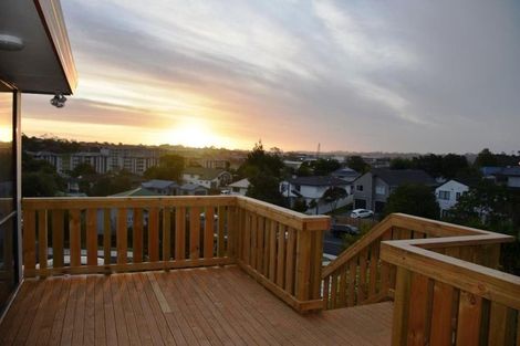 Photo of property in 2b Grenadine Place, Unsworth Heights, Auckland, 0632