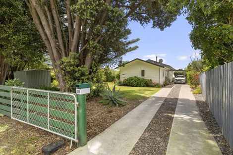 Photo of property in 20 Kiharoa Street, Otaki Beach, Otaki, 5512