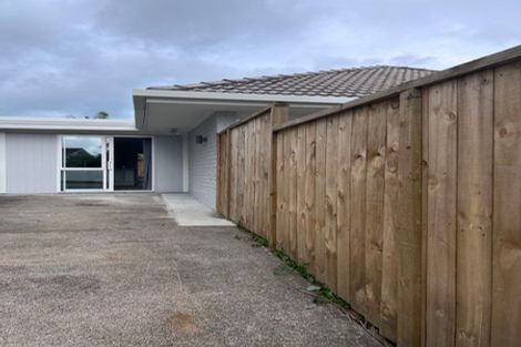 Photo of property in 1/66 Takutai Avenue, Half Moon Bay, Auckland, 2012