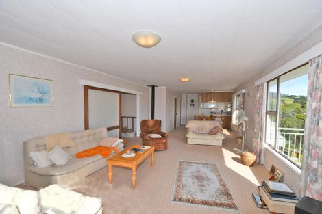 Photo of property in 18 Harbour View Road, Leigh, 0985