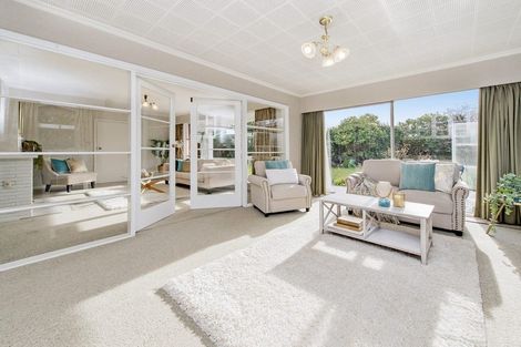 Photo of property in 10 Burrows Place, Ilam, Christchurch, 8041