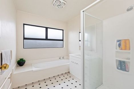 Photo of property in 2/13 Delamare Court, Sunnynook, Auckland, 0632