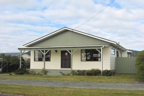 Photo of property in 33 Doyle Street, Blaketown, Greymouth, 7805