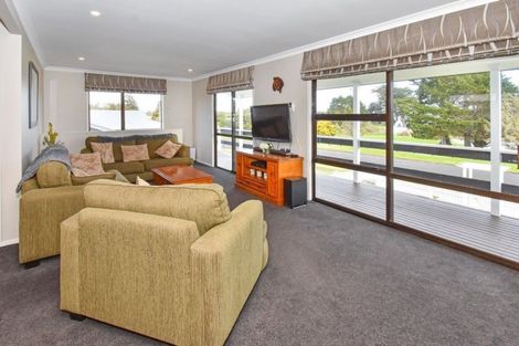 Photo of property in 19 Stella Drive, Clarks Beach, 2122