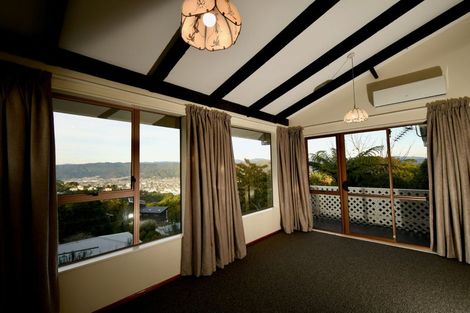 Photo of property in 16 Wilson Grove, Normandale, Lower Hutt, 5010