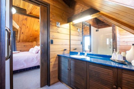 Photo of property in 12 Deakin Place, Clive, 4102