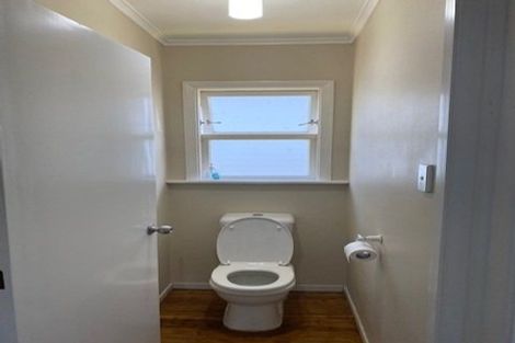 Photo of property in 21 Saint Edmund Crescent, Tawa, Wellington, 5028