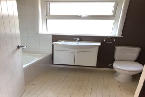 Photo of property in 3/24 Woodside Road, Massey, Auckland, 0614